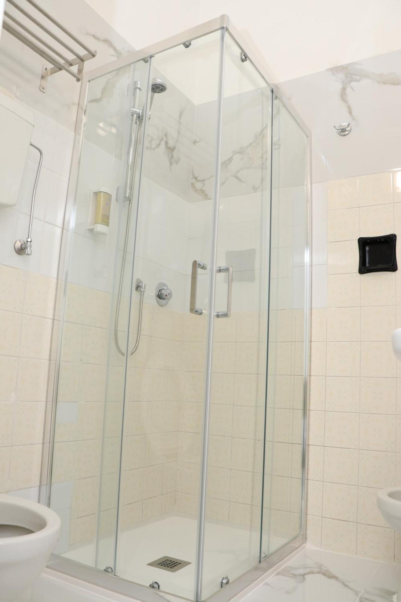 Hotel Edward 3*